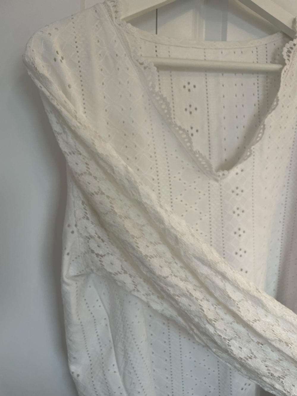 Cupshe Beach Coverup Top - Picture 4 of 9